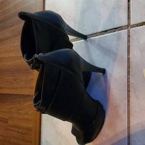 Simply Vera Platform Front Peeptoe bootie heels